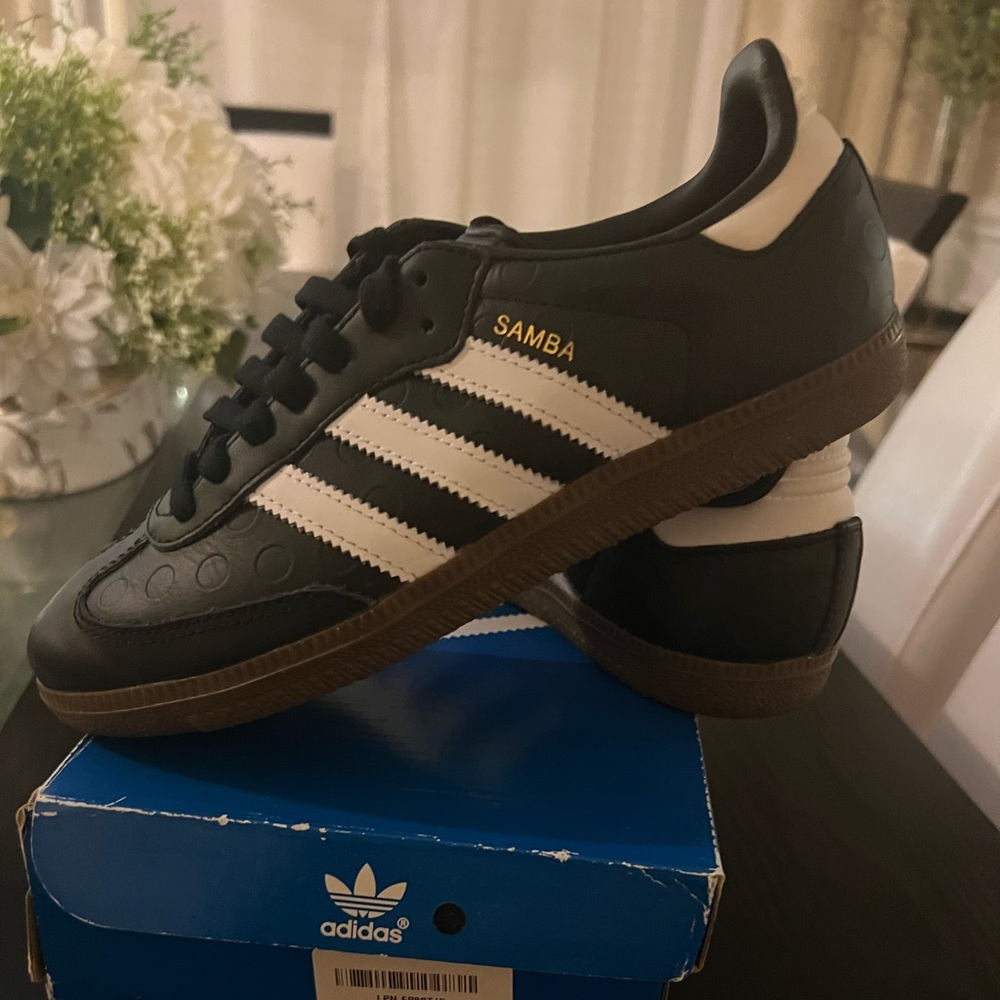 Adidas Originals SAMBA W Black and White sneakers.